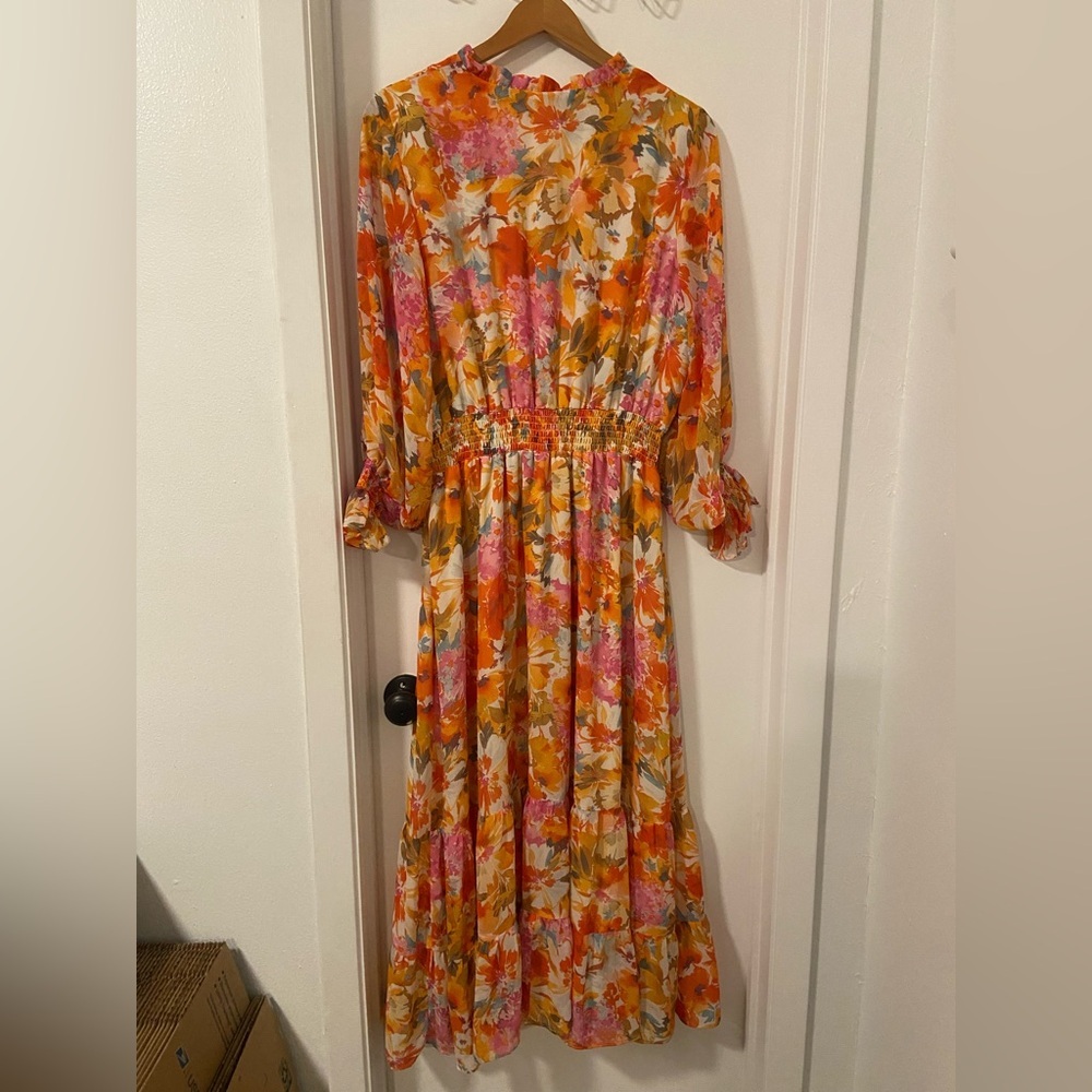 Vince Camuto EUC size 1X floral smocked split neck tiered maxi dress - Picture 5 of 11
